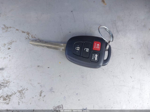 45808042 :رقم المزاد ، 2T1BURHE9HC877475 vin ، 2017 Toyota Corolla Le مزاد بيع