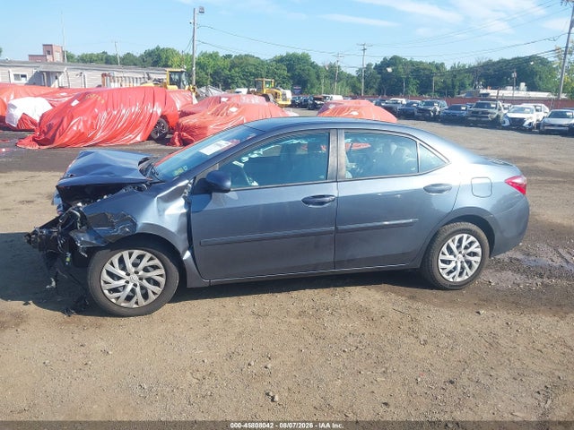 45808042 :رقم المزاد ، 2T1BURHE9HC877475 vin ، 2017 Toyota Corolla Le مزاد بيع