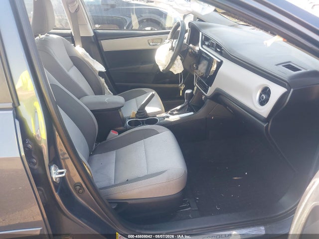 45808042 :رقم المزاد ، 2T1BURHE9HC877475 vin ، 2017 Toyota Corolla Le مزاد بيع