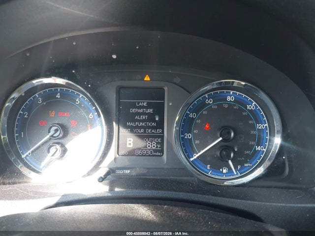 45808042 :رقم المزاد ، 2T1BURHE9HC877475 vin ، 2017 Toyota Corolla Le مزاد بيع