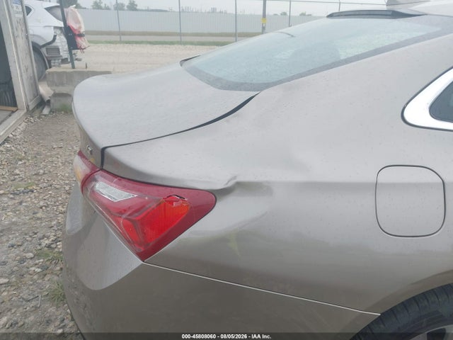 1G1ZD5ST4NF203003 Chevrolet Malibu Fwd Lt