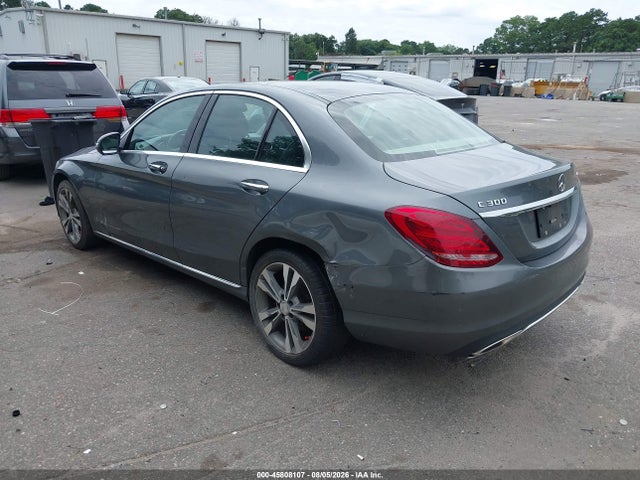 45808107 :رقم المزاد ، 55SWF4KB1HU188330 vin ، 2017 Mercedes-benz C 300 4matic مزاد بيع