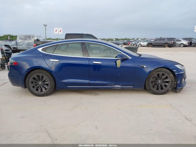 45808146 :رقم المزاد ، 5YJSA1E26JF296781 vin ، 2018 Tesla Model S 100d/75d/p100d مزاد بيع