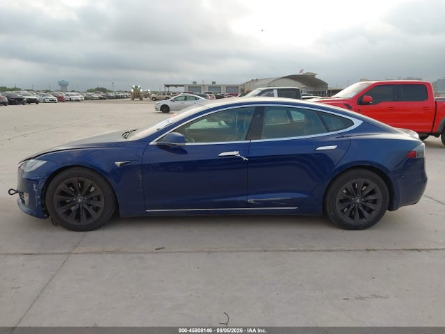 45808146 :رقم المزاد ، 5YJSA1E26JF296781 vin ، 2018 Tesla Model S 100d/75d/p100d مزاد بيع