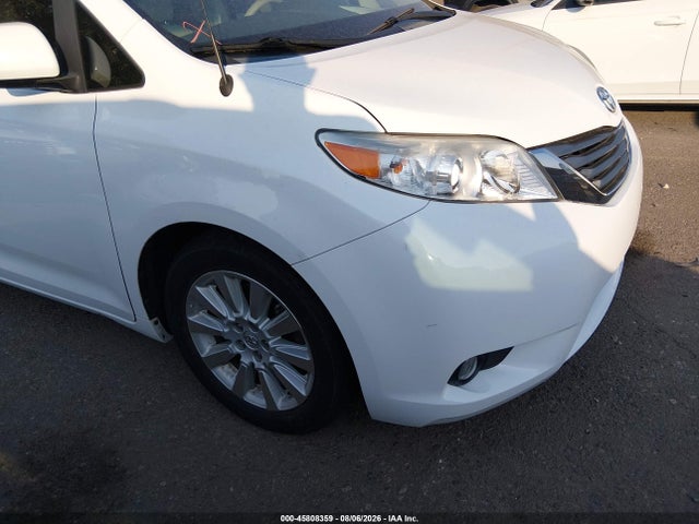 2014 Toyota Sienna Xle 7 Passenger მანქანა იყიდება აუქციონზე, vin: 5TDDK3DC6ES087540, აუქციონის ნომერი: 45808359