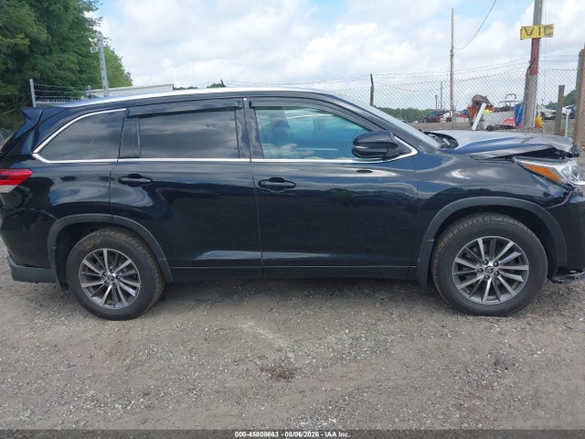 Auction sale of the 2017 Toyota Highlander Xle, vin: 5TDJZRFH4HS375135, lot number: 45808663