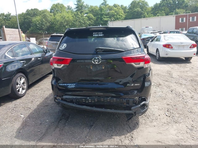 Auction sale of the 2017 Toyota Highlander Xle, vin: 5TDJZRFH4HS375135, lot number: 45808663