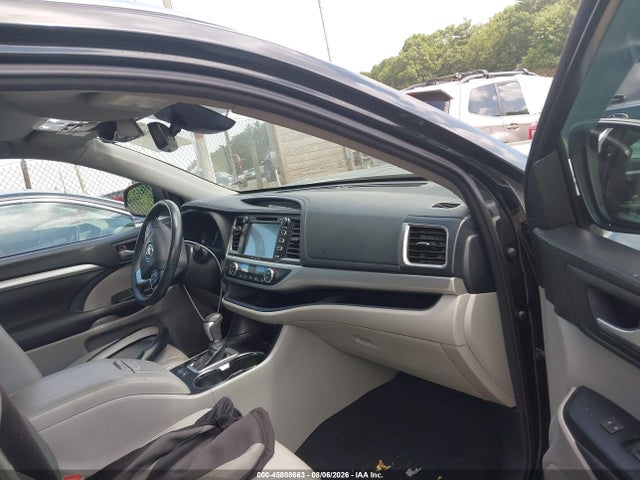 Auction sale of the 2017 Toyota Highlander Xle, vin: 5TDJZRFH4HS375135, lot number: 45808663