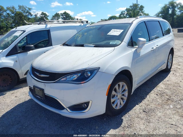 45808691 :رقم المزاد ، 2C4RC1BG0KR526751 vin ، 2019 Chrysler Pacifica Touring L مزاد بيع