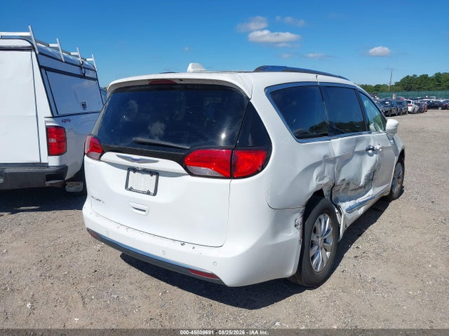 45808691 :رقم المزاد ، 2C4RC1BG0KR526751 vin ، 2019 Chrysler Pacifica Touring L مزاد بيع