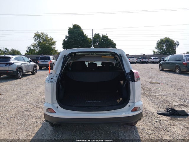 Toyota RAV4 LE 2016 JTMBFREV4GJ059671 Image 17