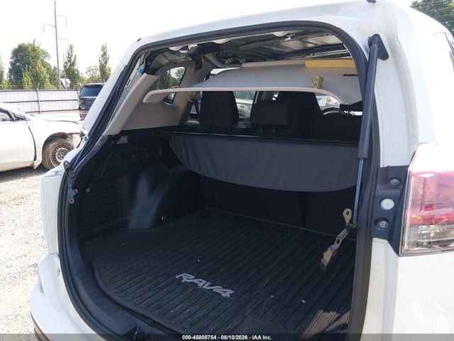 Toyota RAV4 LE 2016 JTMBFREV4GJ059671 Image 6