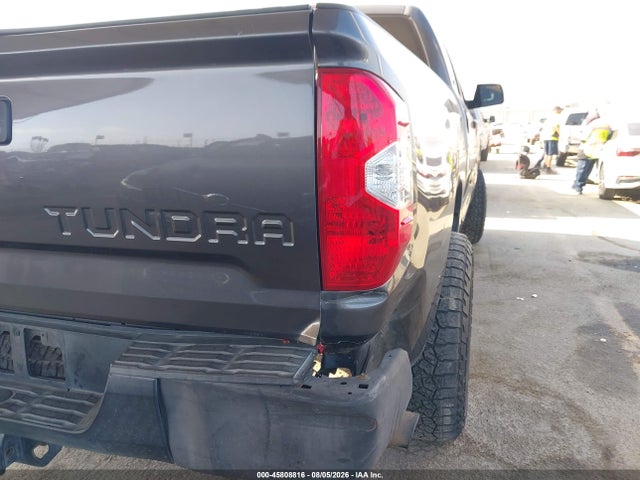 5TFUY5F19FX460667 Toyota Tundra Sr5 5.7l V8