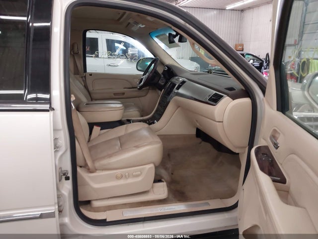Продаж на аукціоні авто 2007 Cadillac Escalade Esv Standard, vin: 1GYFK66827R422145, номер лоту: 45808853