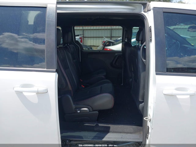 45808953 :رقم المزاد ، 2C4RDGEG8JR189367 vin ، 2018 Dodge Grand Caravan Gt مزاد بيع