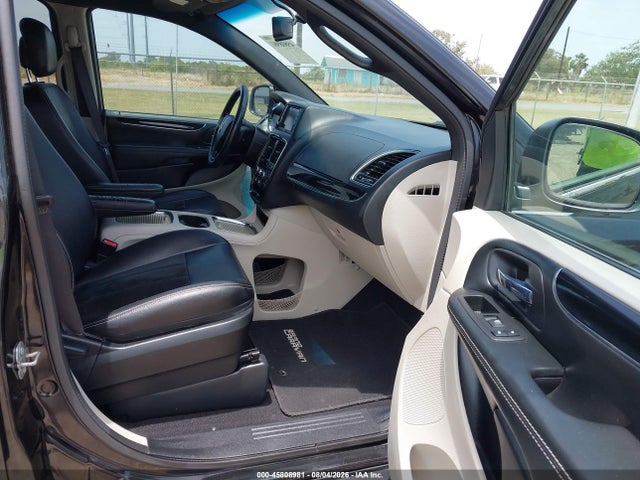 45808981 :رقم المزاد ، 2C4RDGCG9HR692418 vin ، 2017 Dodge Grand Caravan Sxt مزاد بيع