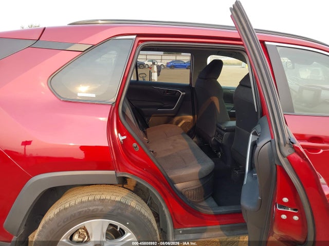 Toyota RAV4 LE 2019 JTMMWRFV9KD009508 Image 8