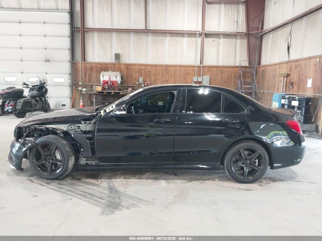 2015 Mercedes-benz C 400 4matic მანქანა იყიდება აუქციონზე, vin: 55SWF6GB1FU005218, აუქციონის ნომერი: 45809091