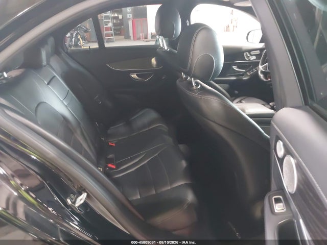 2015 Mercedes-benz C 400 4matic მანქანა იყიდება აუქციონზე, vin: 55SWF6GB1FU005218, აუქციონის ნომერი: 45809091