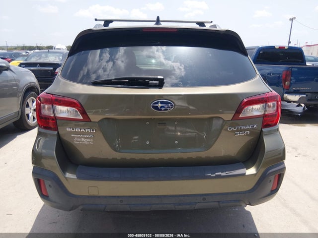 45809102 :رقم المزاد ، 4S4BSETC8J3228961 vin ، 2018 Subaru Outback مزاد بيع