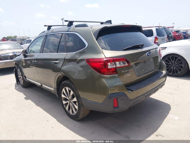 45809102 :رقم المزاد ، 4S4BSETC8J3228961 vin ، 2018 Subaru Outback مزاد بيع