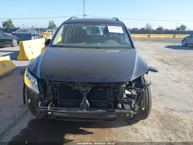 WVGBV7AX3JK000560 Volkswagen Tiguan Limited 2.0t