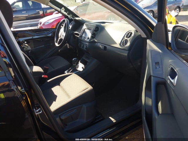 WVGBV7AX3JK000560 Volkswagen Tiguan Limited 2.0t
