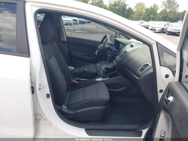 45809149 :رقم المزاد ، 3KPFL4A79HE134917 vin ، 2017 Kia Forte S مزاد بيع