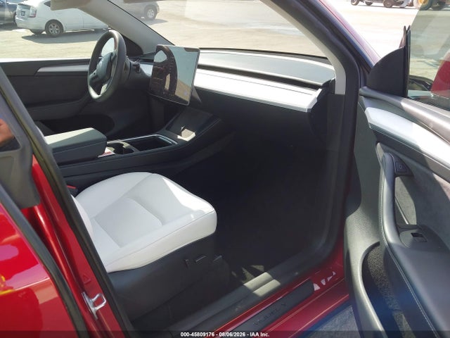 2024 Tesla Model Y Long Range Single Motor Rear-wheel Drive/rwd მანქანა იყიდება აუქციონზე, vin: 7SAYGDED5RF117527, აუქციონის ნომერი: 45809176