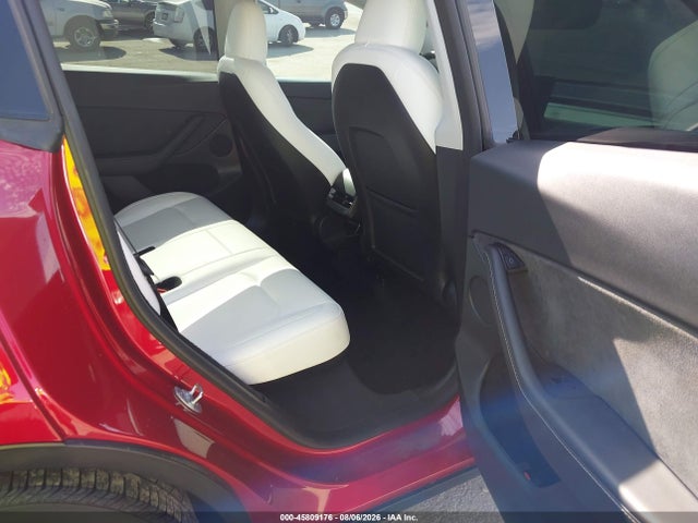 2024 Tesla Model Y Long Range Single Motor Rear-wheel Drive/rwd მანქანა იყიდება აუქციონზე, vin: 7SAYGDED5RF117527, აუქციონის ნომერი: 45809176