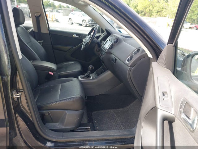 2015 Volkswagen Tiguan S მანქანა იყიდება აუქციონზე, vin: WVGBV7AXXFW582396, აუქციონის ნომერი: 45809293