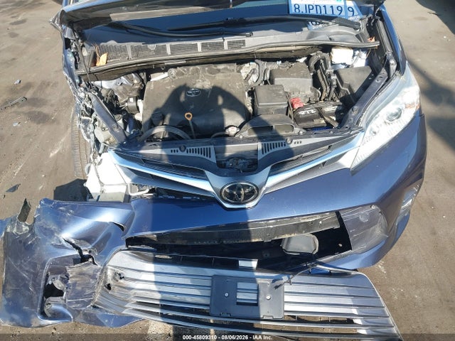 5TDYZ3DC8KS995352 Toyota Sienna Xle 8 Passenger