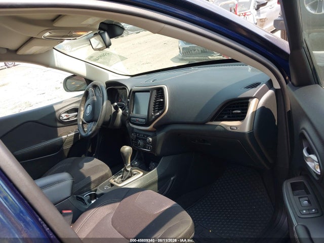 45809340 :رقم المزاد ، 1C4PJMCS7FW571409 vin ، 2015 Jeep Cherokee Latitude مزاد بيع