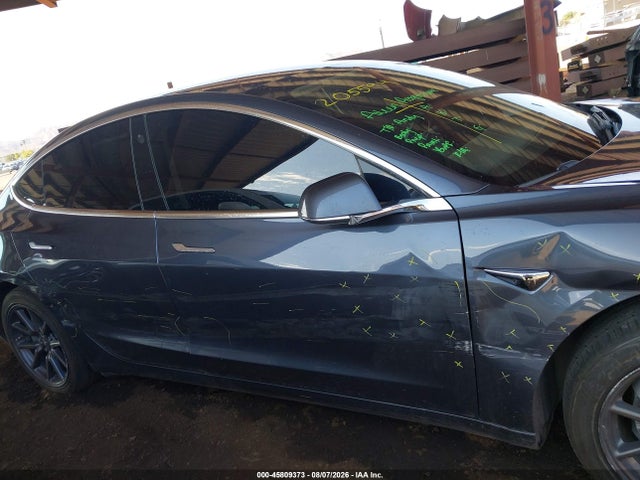 Tesla Model 3 Long Range/performance 2019 5YJ3E1EB0KF205594 Image 13