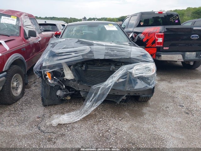 2C3CCARG0EH328066 Chrysler 300