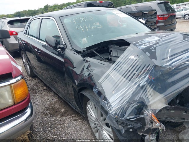2C3CCARG0EH328066 Chrysler 300