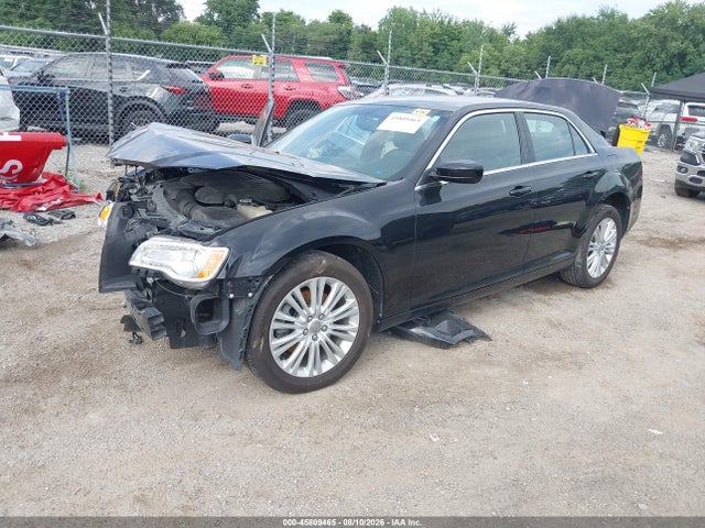 2C3CCARG0EH328066 Chrysler 300