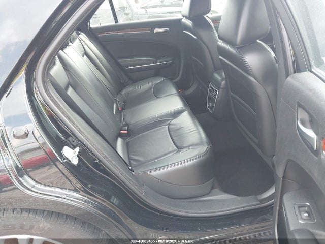 2C3CCARG0EH328066 Chrysler 300