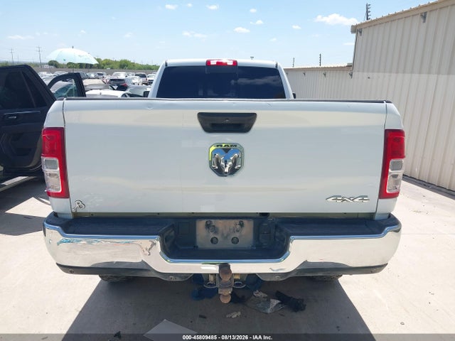 3C6UR5HJ9PG610381 RAM 2500 Tradesman 4x4 8&#039; Box