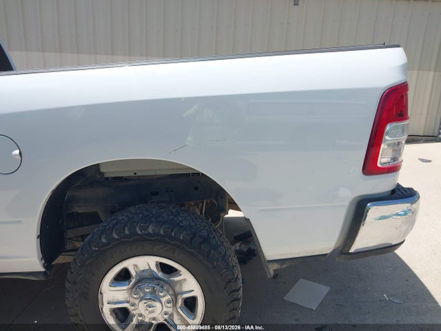 3C6UR5HJ9PG610381 RAM 2500 Tradesman 4x4 8&#039; Box