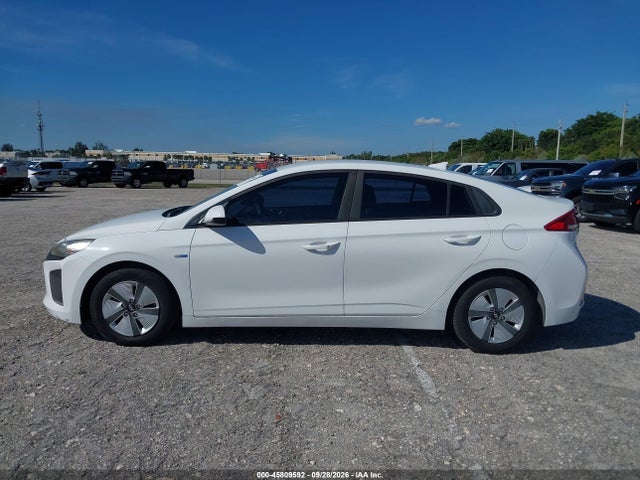 Продаж на аукціоні авто 2018 Hyundai Ioniq Hybrid Blue, vin: KMHC65LC5JU100437, номер лоту: 45809592