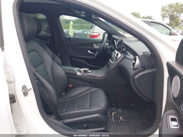 45809650 :رقم المزاد ، W1KWF8EB1MR653090 vin ، 2021 Mercedes-benz C 300 4matic مزاد بيع