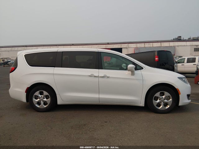 Продажа на аукционе авто 2018 Chrysler Pacifica Hybrid Touring Plus, vin: 2C4RC1H71JR311661, номер лота: 45809717