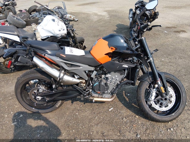 KTM 790 Duke 2024 LCETU7404RH710392 Image 12
