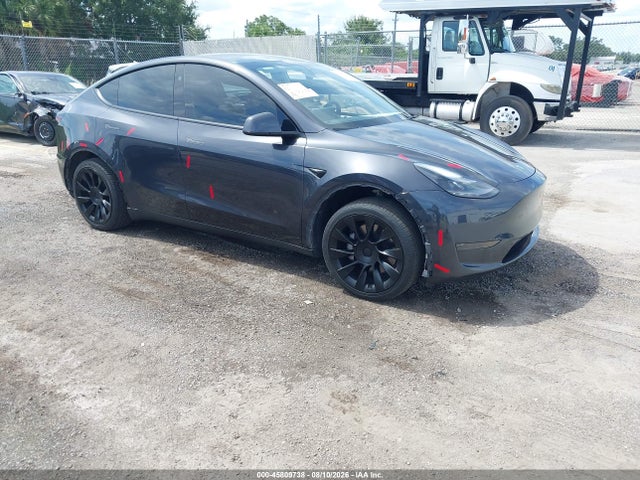 Tesla Model Y Long Range Single Motor Rear-wheel Drive/rwd 2024 7SAYGDED7RF097040 main image