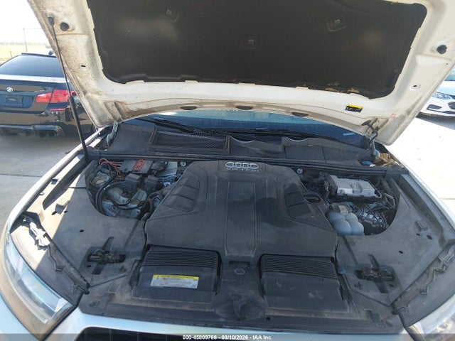 Audi Q7 3.0t Premium 2018 WA1VAAF78JD038089 Image 10