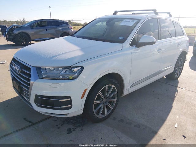 Audi Q7 3.0t Premium 2018 WA1VAAF78JD038089 Image 2