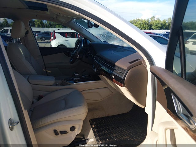 Audi Q7 3.0t Premium 2018 WA1VAAF78JD038089 Image 5
