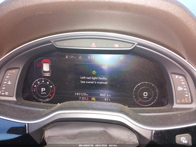 Audi Q7 3.0t Premium 2018 WA1VAAF78JD038089 Image 7