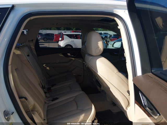 Audi Q7 3.0t Premium 2018 WA1VAAF78JD038089 Image 8